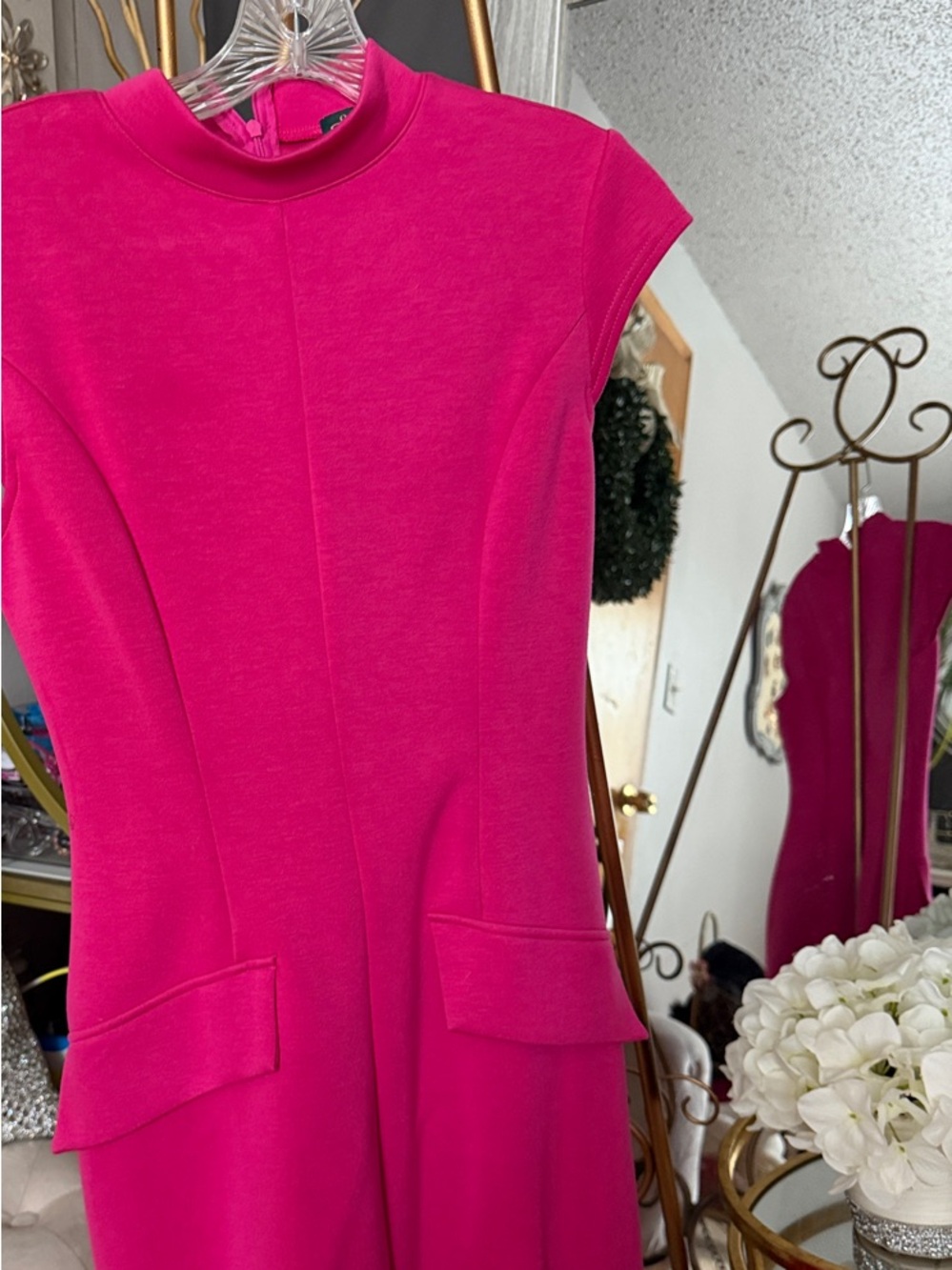 Women's Fuchsia Cap-Sleeve Shift Dress